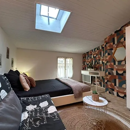 Bright And Quiet House In Casa vacanze Coursan